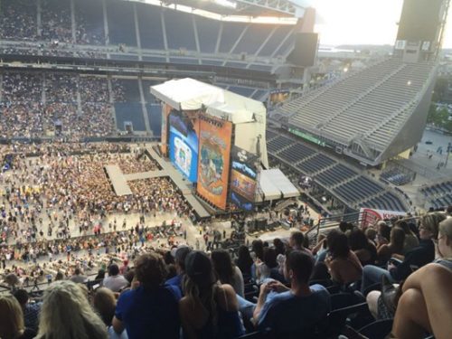 センチュリーリンク コンサートの開場時間トラブル シアトルの生活情報誌 ソイソース